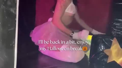 Snapshot of april_bennett chatting on October 20, 12:08 pm online show from October 20, 12:08 pm