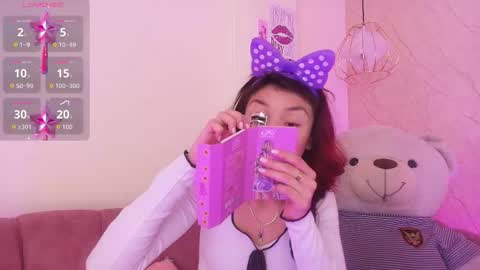 Snapshot of april_bennett chatting on September 27, 12:34 pm online show from September 27, 12:34 pm
