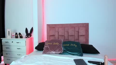 april collinsxx online show from July 6, 8:11 pm