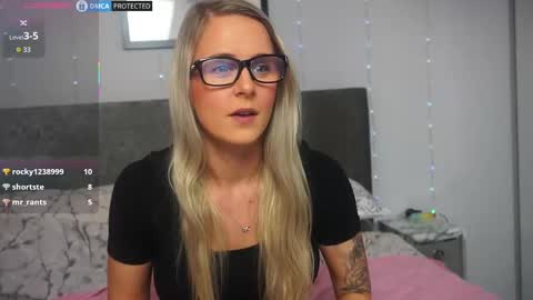 Snapshot of april_flix chatting on September 10, 8:42 pm April Flix online show from September 10, 8:42 pm