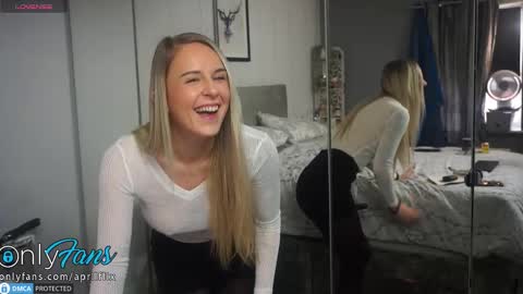 Snapshot of april_flix chatting on October 20, 10:18 am April Flix online show from October 20, 10:18 am