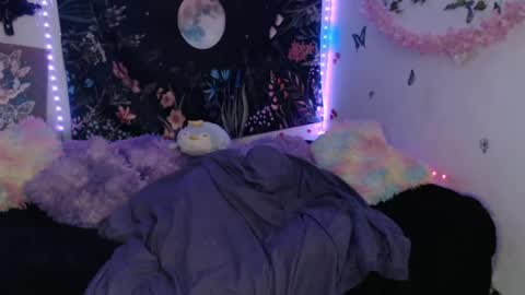 april_l6 online show from July 16, 1:10 am
