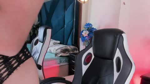 aprilmiiller online show from May 7, 5:38 pm