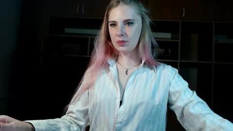 Snapshot of aqualen chatting on October 19, 11:34 am aqualen online show from October 19, 11:34 am