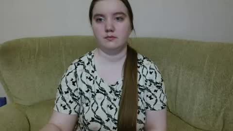Josefin online show from June 19, 1:25 pm