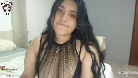 Aralyn  online show from October 31, 8:18 am