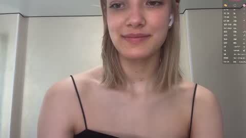 Caroline online show from July 22, 3:35 pm