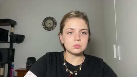 ari_crystal online show from February 4, 1:25 pm