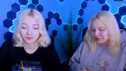 aria_blaze_ online show from March 18, 9:58 am