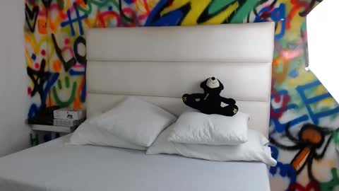 aria online show from December 6, 11:54 am