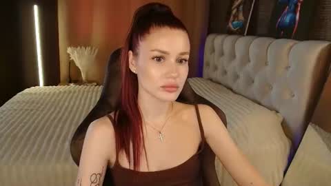 aria_mila online show from July 6, 7:46 am