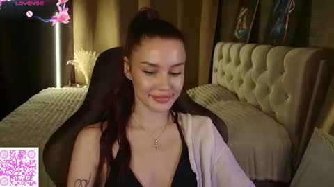 aria_mila online show from August 5, 4:57 pm
