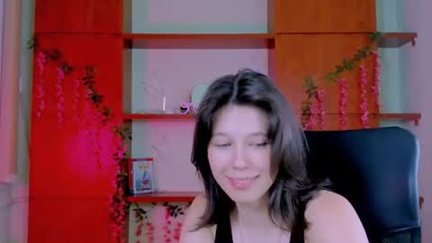 aria_wild_ online show from June 18, 9:14 am