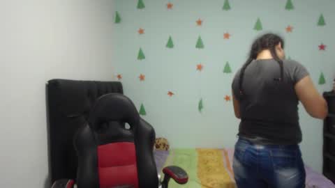 Snapshot of ariadna_6 chatting on December 5, 5:39 pm ...Ariana... online show from December 5, 5:39 pm