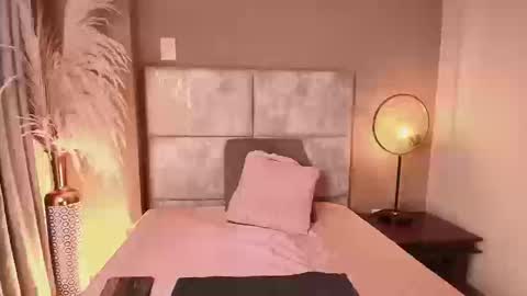 AriadnaHolt online show from March 10, 6:12 pm