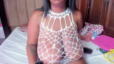 Aria Green online show from November 17, 1:45 pm