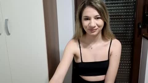 Snapshot of ariagrey30 chatting on October 1, 8:52 am ariagrey30 online show from October 1, 8:52 am