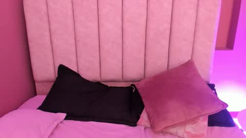 ariana__clauss online show from November 27, 11:07 pm