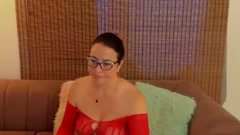 Ariana Cruz online show from July 31, 11:55 am