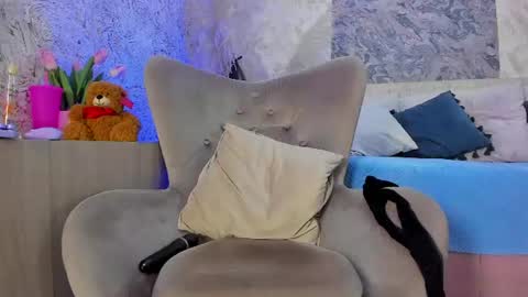 Arianna Collins online show from July 17, 1:48 pm
