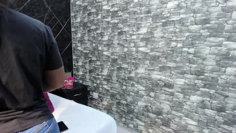 Ariana online show from February 6, 12:04 pm