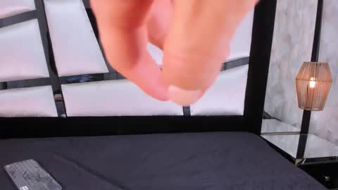 ariannarussell1 online show from March 3, 1:37 pm