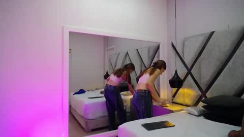 ariawillss online show from November 29, 12:20 pm