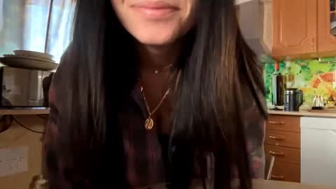 Snapshot of aricavanetta chatting on October 27, 11:43 pm Nicol online show from October 27, 11:43 pm