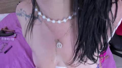 Snapshot of ariela__ chatting on September 10, 6:02 am ariela__ online show from September 10, 6:02 am