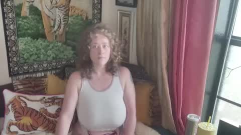 Arielle Ari online show from March 5, 8:04 pm