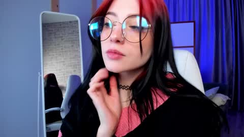 Snapshot of arielabradberry chatting on January 4, 3:07 pm Ariel online show from January 4, 3:07 pm