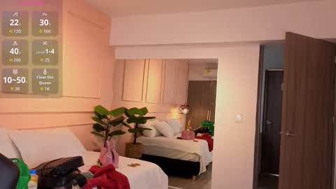 arielblossom____ online show from March 18, 12:10 pm