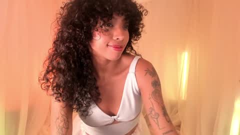 Snapshot of ariella_ruiz chatting on January 15, 12:58 pm A R I online show from January 15, 12:58 pm