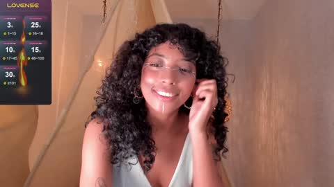 Snapshot of ariella_ruiz chatting on December 27, 8:18 pm A R I online show from December 27, 8:18 pm