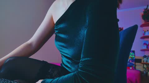 arielstonks_lovee online show from January 7, 5:01 am