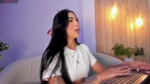 Snapshot of arirobert_ chatting on October 6, 3:12 am Ari Robert online show from October 6, 3:12 am