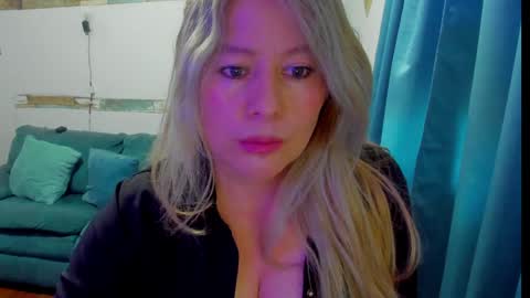 arisha_katy1 online show from December 10, 9:54 pm