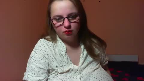 Snapshot of arriana98 chatting on December 17, 3:17 am Arriana online show from December 17, 3:17 am