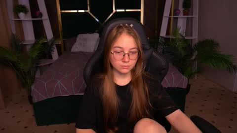 arrinawair online show from November 18, 8:59 am