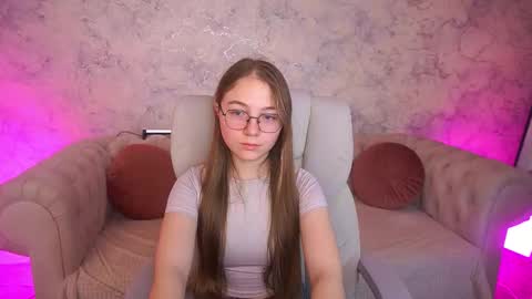 arrinawair online show from December 4, 9:22 am