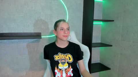 Snapshot of artemisablake chatting on December 28, 9:30 pm artemisablake online show from December 28, 9:30 pm