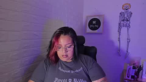 artenisa_tay69 online show from October 21, 5:22 am