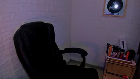 artenisa_tay69 online show from March 9, 5:32 am