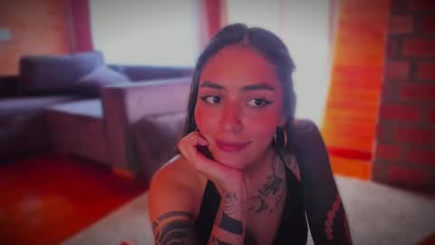 Linda  independent model artgeea online show from February 23, 7:56 pm