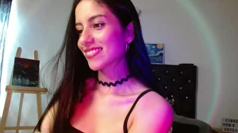   Independent Model online show from December 31, 7:40 pm