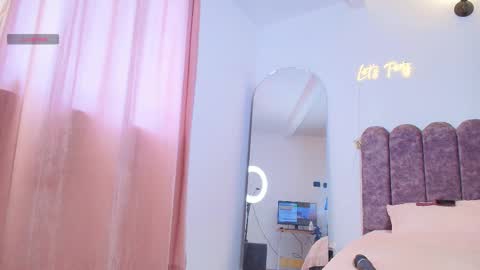 aryascollins online show from October 31, 4:11 pm