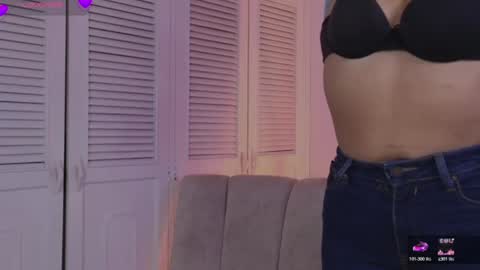 arycooper_ online show from July 3, 2:01 pm