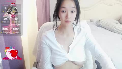 Lily online show from November 19, 6:02 am