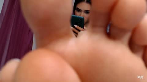 Snapshot of ash_nicefeet chatting on January 17, 3:12 am ashley online show from January 17, 3:12 am