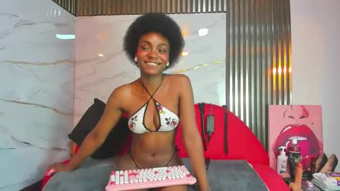 asha_zuri69 online show from May 26, 1:32 pm